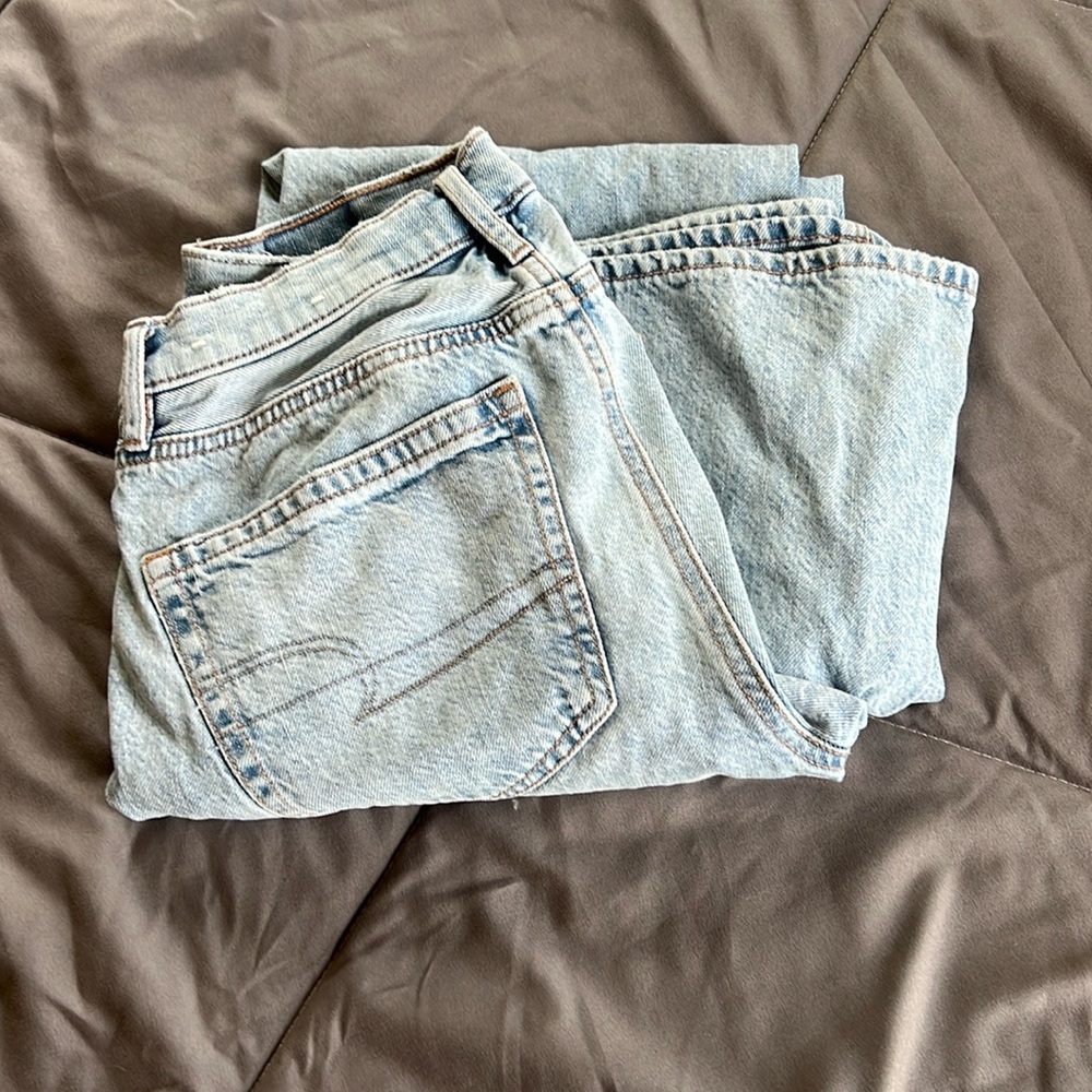 Women’s American eagle mom Jean